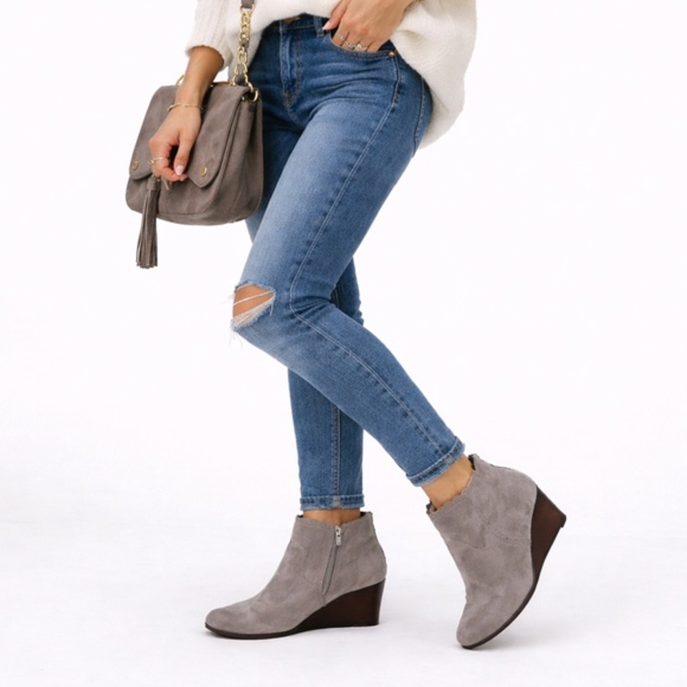 Jack Rogers Emery Suede Wedge Ankle Booties 6 Scalloped‎ Comfort Heel